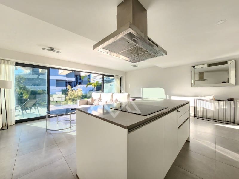 3 bedroom Apartment for sale in New Golden Mile with garage - € 595,000 (Ref: 9391985)