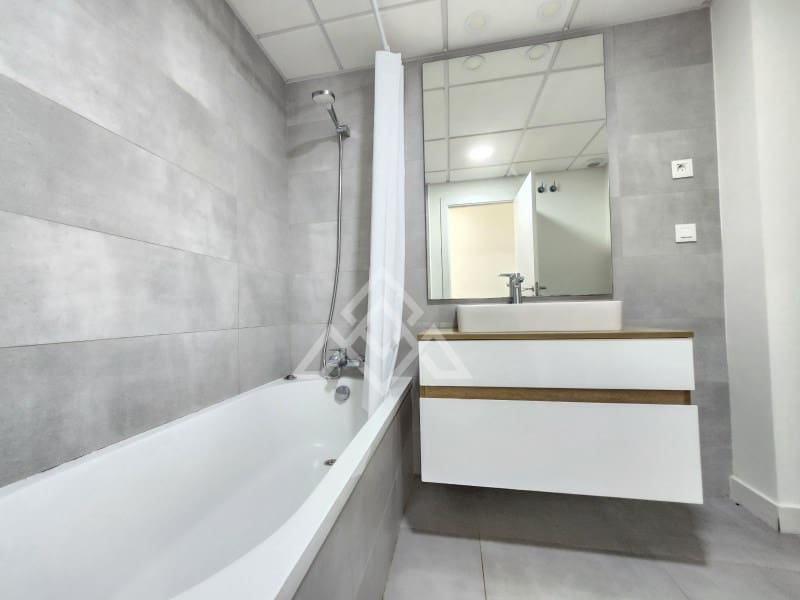 3 bedroom Apartment for sale in New Golden Mile with garage - € 595,000 (Ref: 9391985)