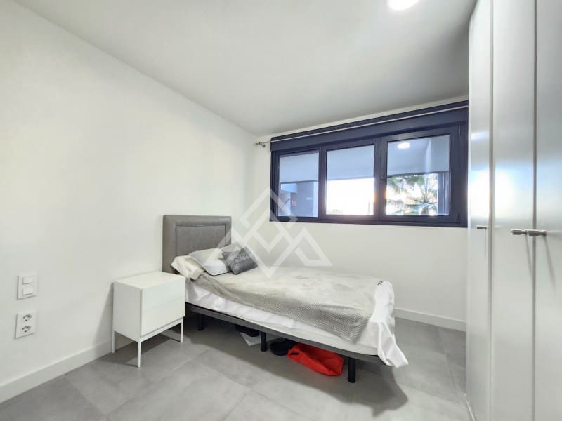 3 bedroom Apartment for sale in New Golden Mile with garage - € 595,000 (Ref: 9391985)