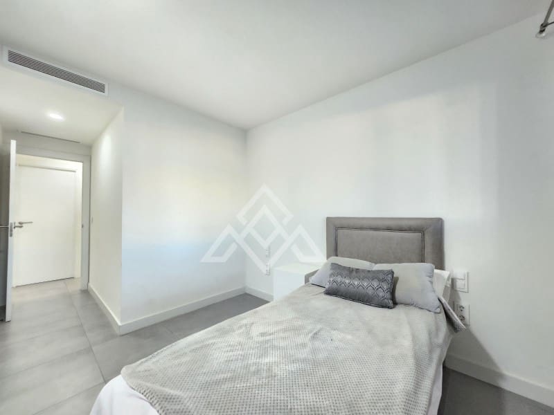 3 bedroom Apartment for sale in New Golden Mile with garage - € 595,000 (Ref: 9391985)