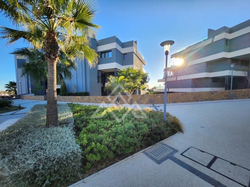 3 bedroom Apartment for sale in New Golden Mile with garage - € 595,000 (Ref: 9391985)