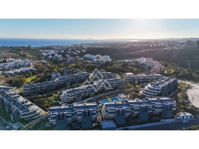 3 bedroom Apartment for sale in New Golden Mile with garage - € 595,000 (Ref: 9391985)