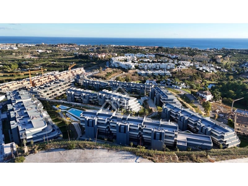 3 bedroom Apartment for sale in New Golden Mile with garage - € 595,000 (Ref: 9391985)