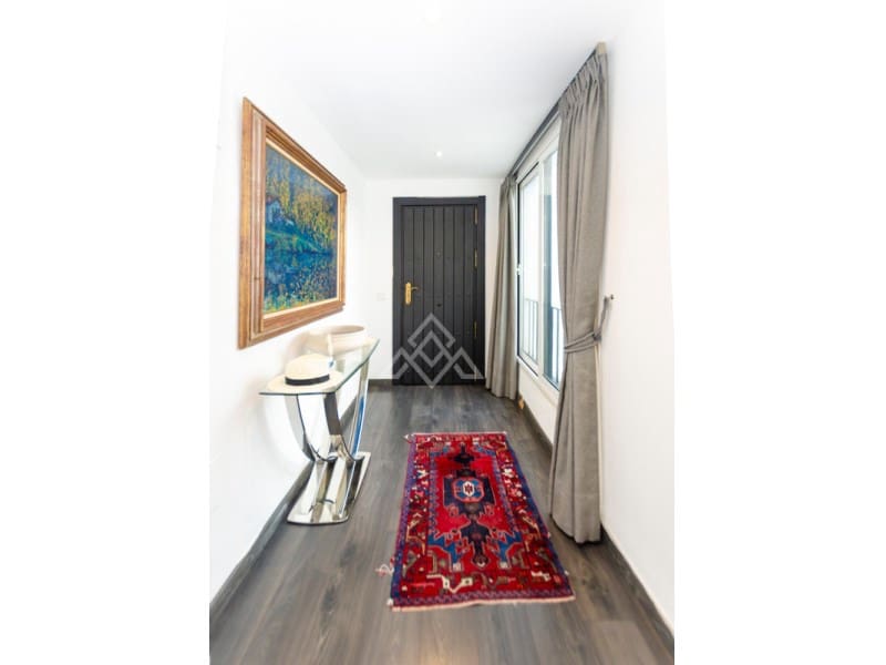 3 bedroom Penthouse for sale in Nueva Andalucia with garage - € 1,197,000 (Ref: 9411288)