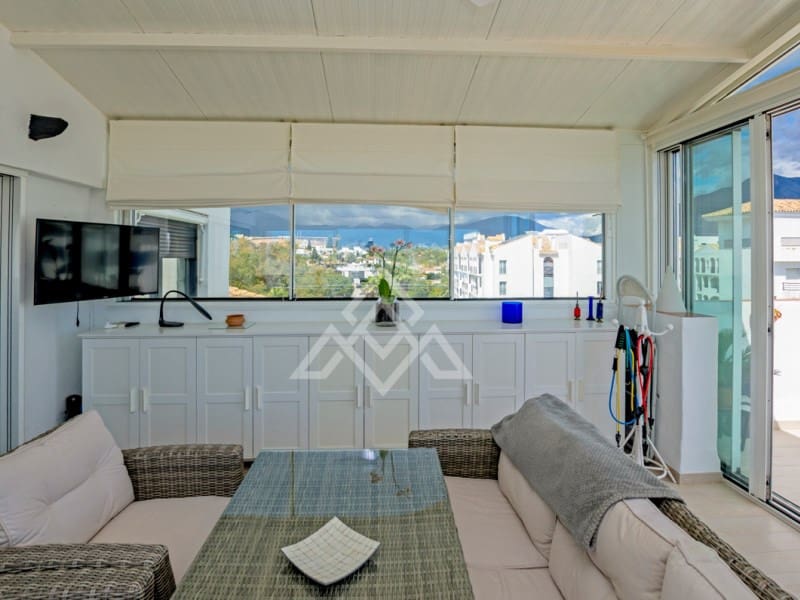 3 bedroom Penthouse for sale in Nueva Andalucia with garage - € 1,197,000 (Ref: 9411288)