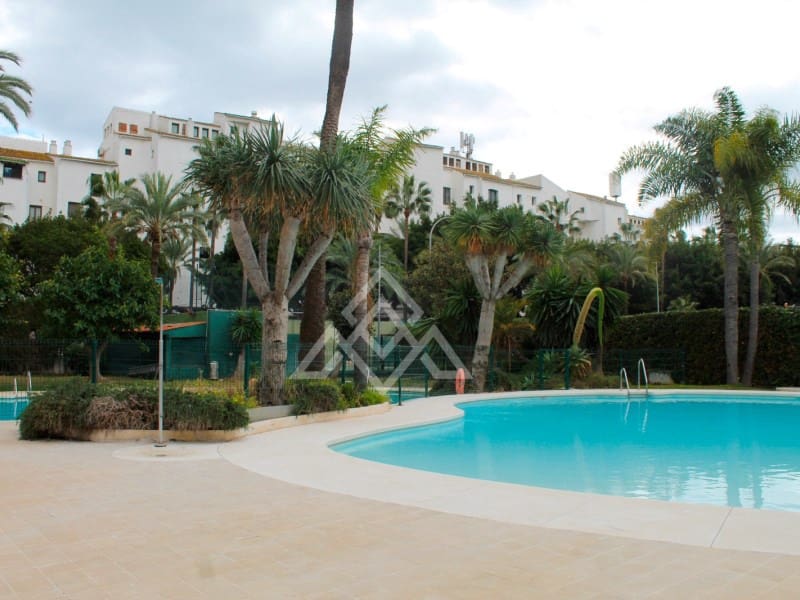 3 bedroom Penthouse for sale in Nueva Andalucia with garage - € 1,197,000 (Ref: 9411288)