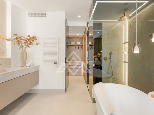 3 quarto Penthouse para venda em Selwo, Estepona com garagem - 2 695 000 € (Ref: 9411289)