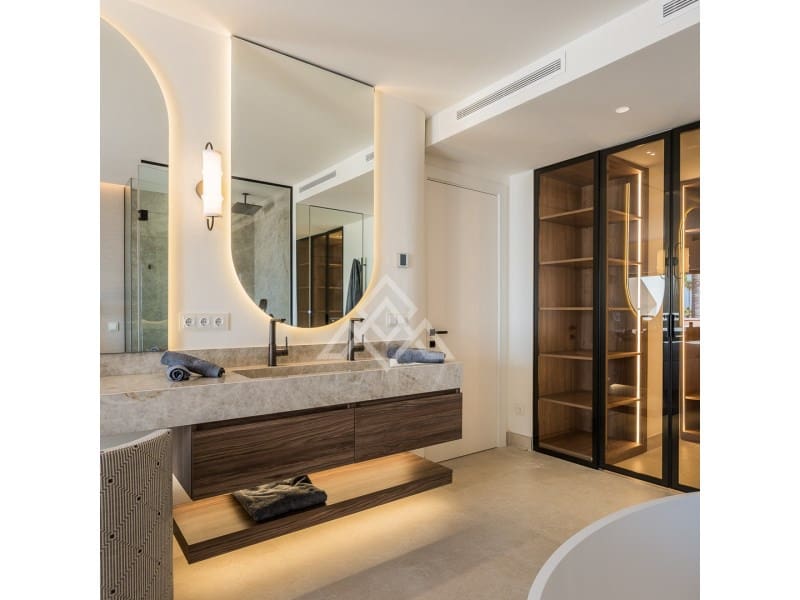 3 makuuhuone Kattohuoneisto myytävänä paikassa New Golden Mile mukana 
autotalli - 2 995 000 € (Ref: 9411290)