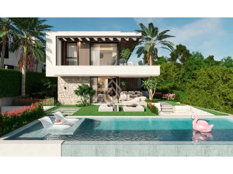 4 bedroom Villa for sale in Benalmadena with garage - € 2,950,000 (Ref: 9419470)