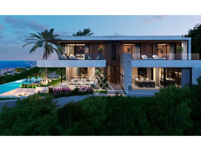 4 bedroom Villa for sale in Benalmadena with garage - € 2,950,000 (Ref: 9419470)