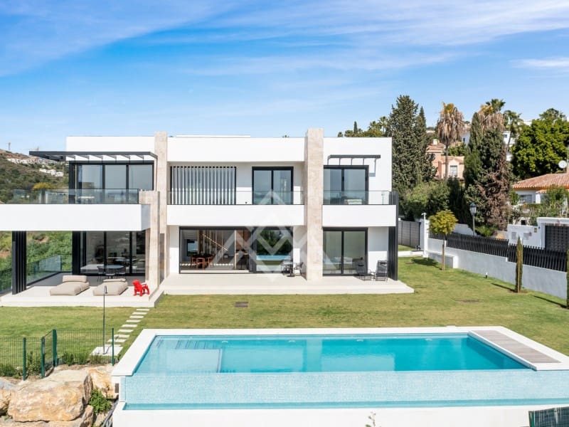 4 bedroom Villa for sale in Benahavis with garage - € 3,485,000 (Ref: 9424499)