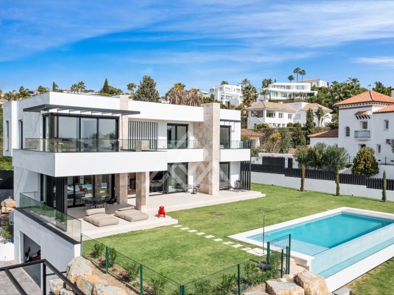 4 bedroom Villa for sale in Benahavis with garage - € 3,485,000 (Ref: 9424499)