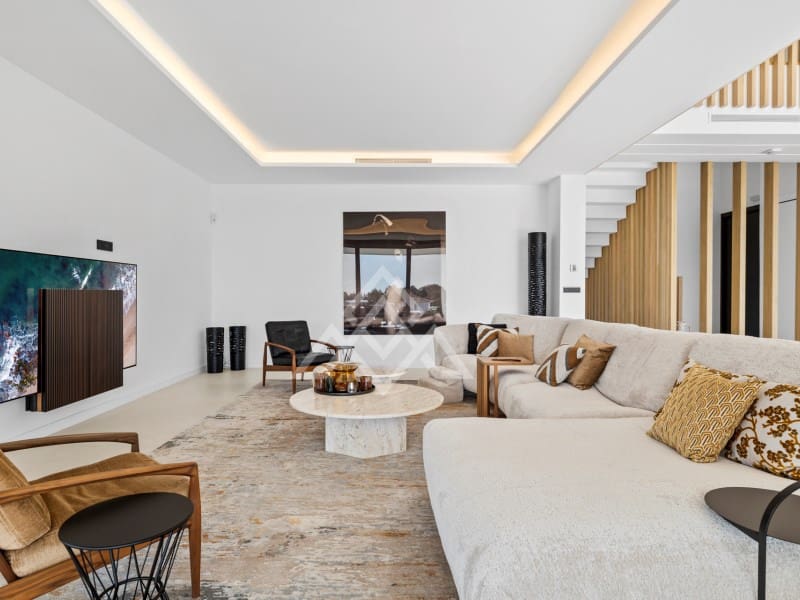 4 bedroom Villa for sale in Benahavis with garage - € 3,485,000 (Ref: 9424499)