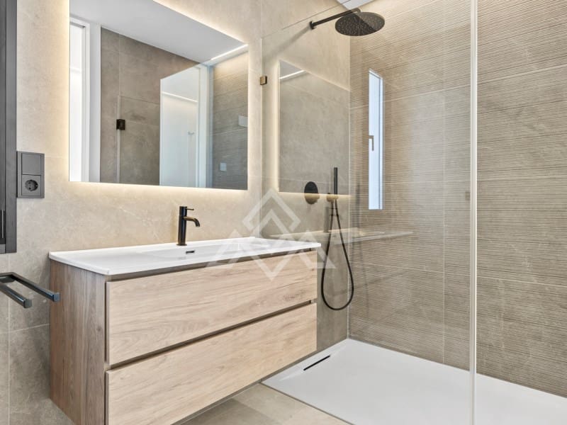 4 bedroom Villa for sale in Benahavis with garage - € 3,485,000 (Ref: 9424499)