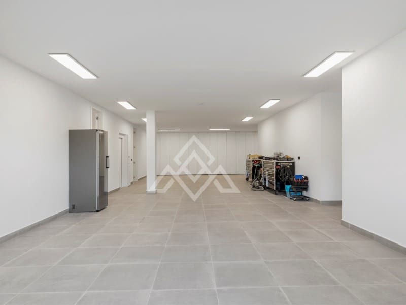 4 bedroom Villa for sale in Benahavis with garage - € 3,485,000 (Ref: 9424499)