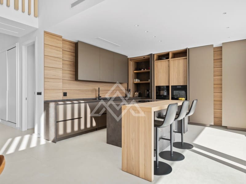 4 bedroom Villa for sale in Benahavis with garage - € 3,485,000 (Ref: 9424499)