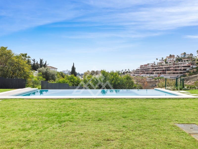 4 bedroom Villa for sale in Benahavis with garage - € 3,485,000 (Ref: 9424499)