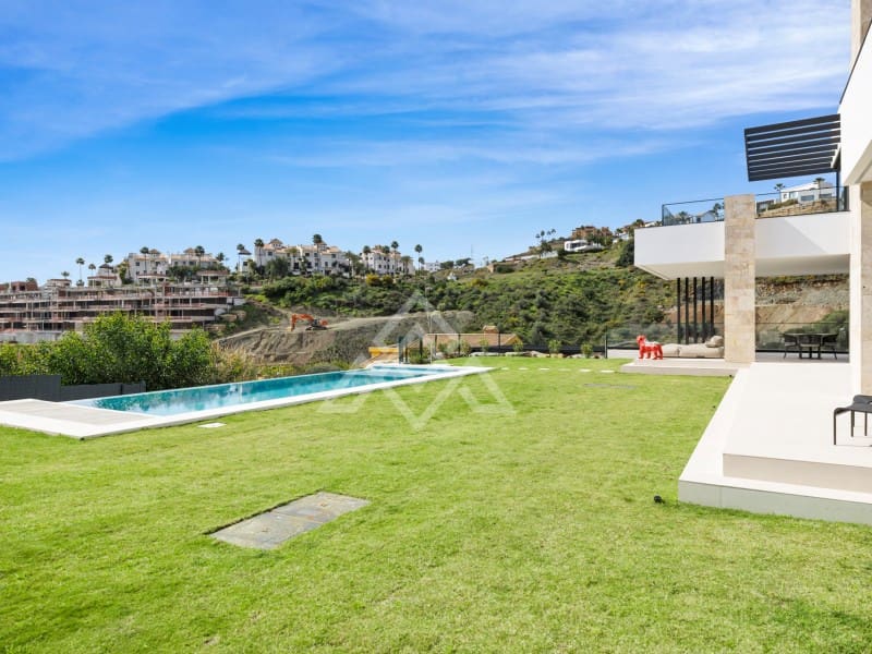 4 bedroom Villa for sale in Benahavis with garage - € 3,485,000 (Ref: 9424499)