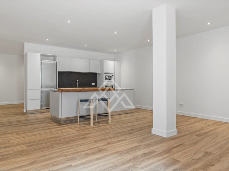 5 bedroom Villa for sale in San Pedro de Alcantara with garage - € 2,950,000 (Ref: 9424501)