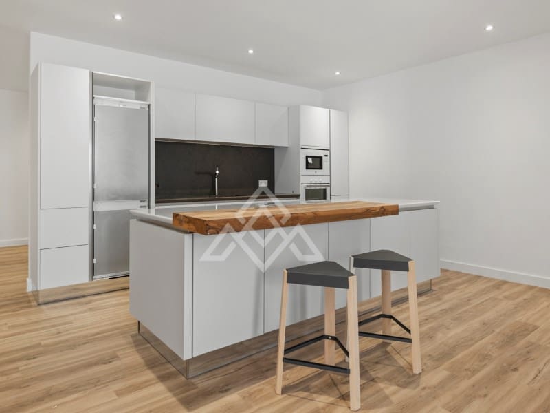 5 bedroom Villa for sale in San Pedro de Alcantara with garage - € 2,950,000 (Ref: 9424501)