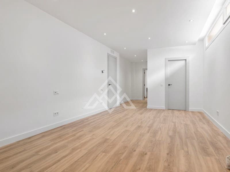 5 bedroom Villa for sale in San Pedro de Alcantara with garage - € 2,950,000 (Ref: 9424501)