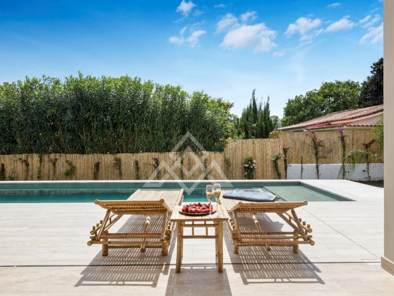 5 bedroom Villa for sale in San Pedro de Alcantara with garage - € 2,950,000 (Ref: 9424501)