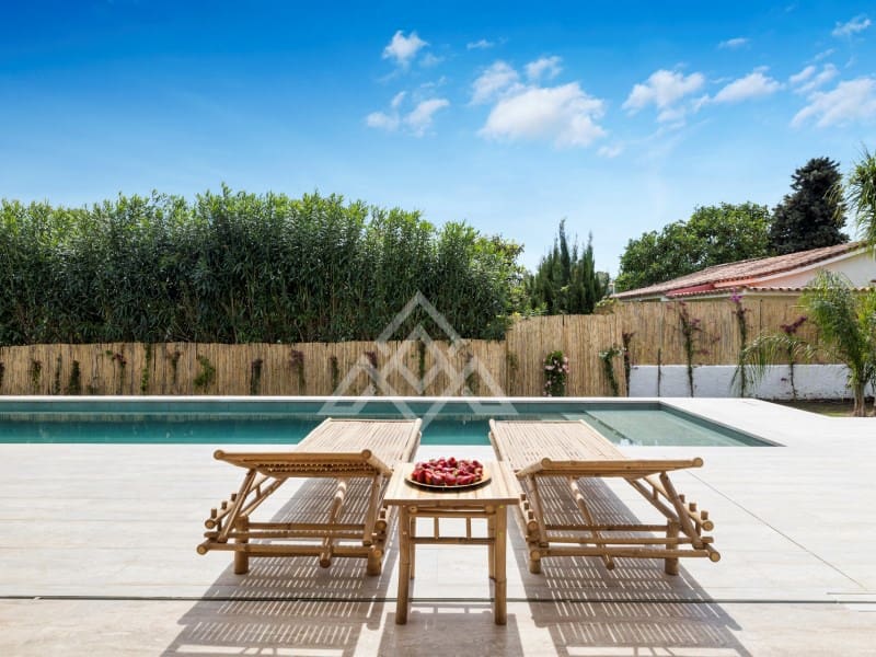 5 bedroom Villa for sale in San Pedro de Alcantara with garage - € 2,950,000 (Ref: 9424501)