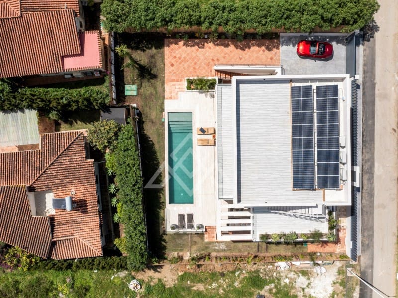 5 bedroom Villa for sale in San Pedro de Alcantara with garage - € 2,950,000 (Ref: 9424501)