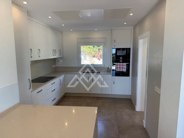 5 camera da letto Villa in vendita in Estepona con garage - 1.495.000 € (Rif: 9431719)