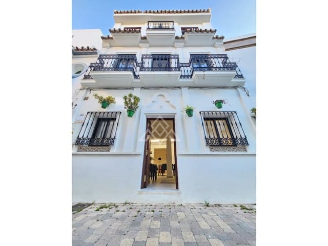4 sypialnia Dom na sprzedaż w Centro, Estepona - 1 500 000 € (Ref: 9450469)