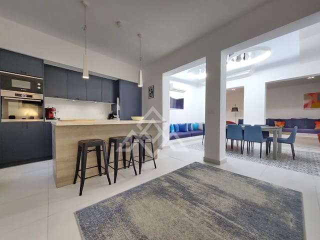 4 sypialnia Dom na sprzedaż w Centro, Estepona - 1 500 000 € (Ref: 9450469)