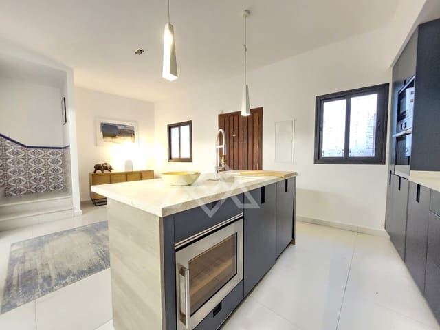 4 sypialnia Dom na sprzedaż w Centro, Estepona - 1 500 000 € (Ref: 9450469)