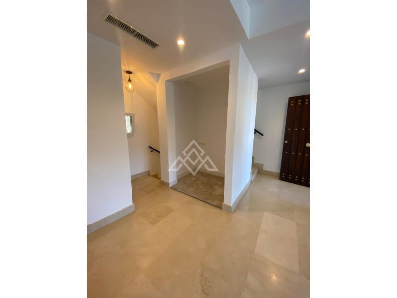 3 chambre Maison de Ville à vendre à Istan avec garage - 560 000 € (Ref: 9465694)