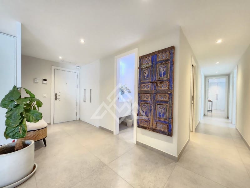 4 bedroom Penthouse for sale in San Pedro de Alcantara with garage - € 949,000 (Ref: 9491640)