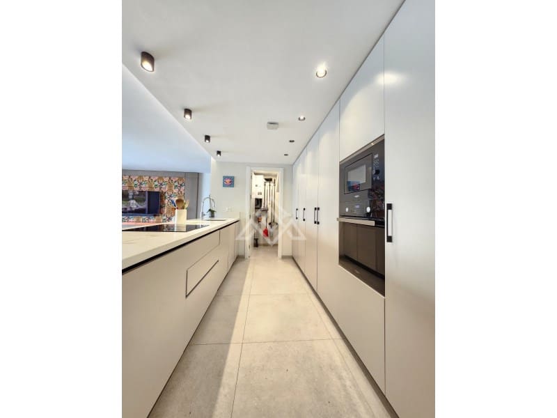 4 bedroom Penthouse for sale in San Pedro de Alcantara with garage - € 949,000 (Ref: 9491640)