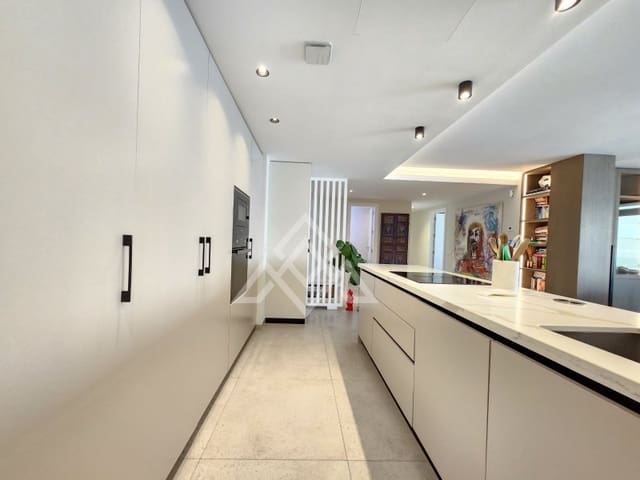 4 sypialnia Penthouse na sprzedaż w San Pedro de Alcantara, Marbella z garażem - 949 000 € (Ref: 9491640)