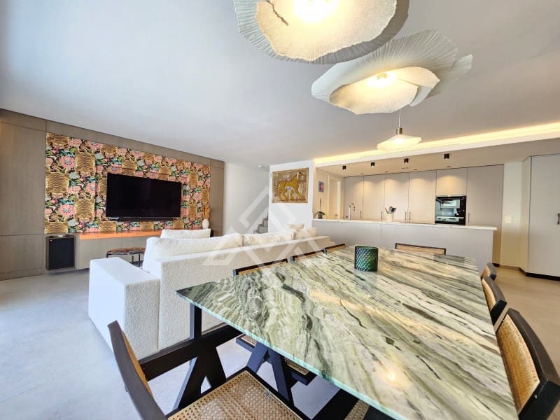 4 bedroom Penthouse for sale in San Pedro de Alcantara with garage - € 949,000 (Ref: 9491640)