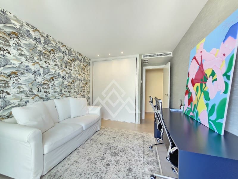 4 bedroom Penthouse for sale in San Pedro de Alcantara with garage - € 949,000 (Ref: 9491640)