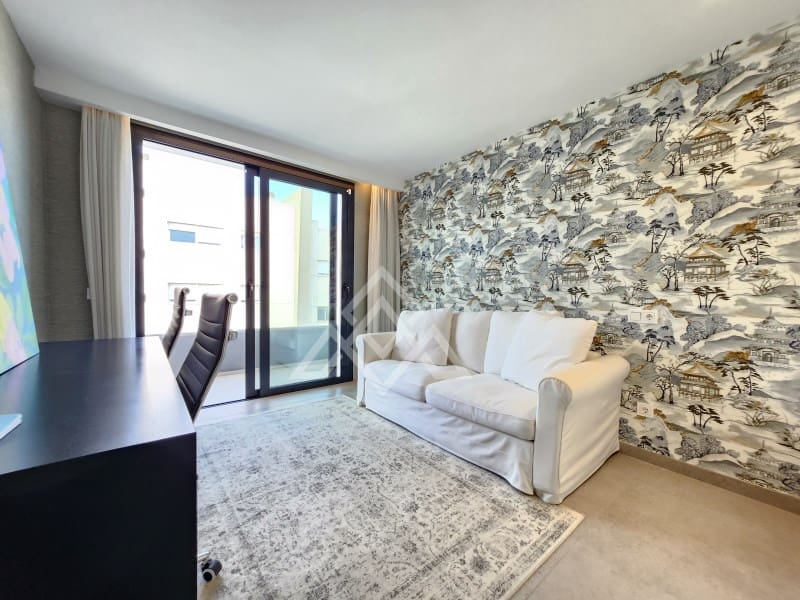 4 bedroom Penthouse for sale in San Pedro de Alcantara with garage - € 949,000 (Ref: 9491640)