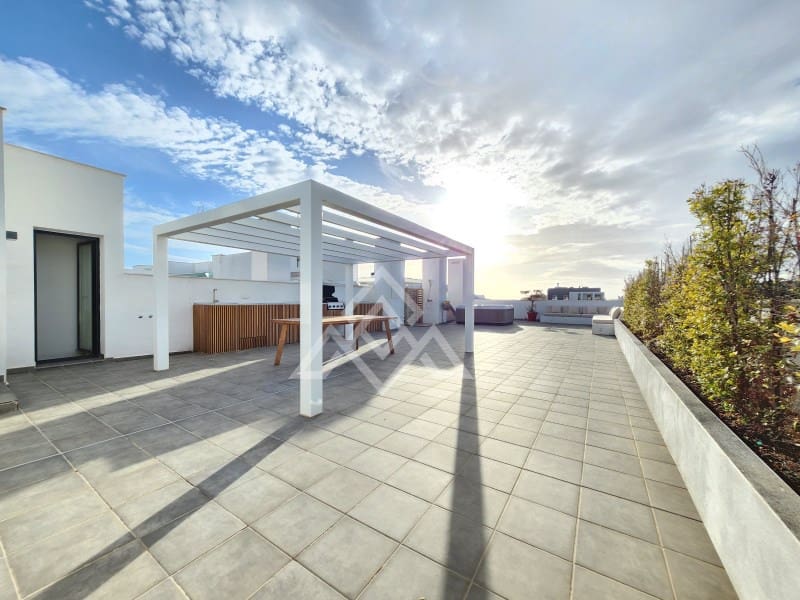 4 bedroom Penthouse for sale in San Pedro de Alcantara with garage - € 949,000 (Ref: 9491640)