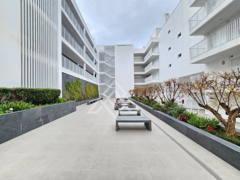 4 bedroom Penthouse for sale in San Pedro de Alcantara with garage - € 949,000 (Ref: 9491640)