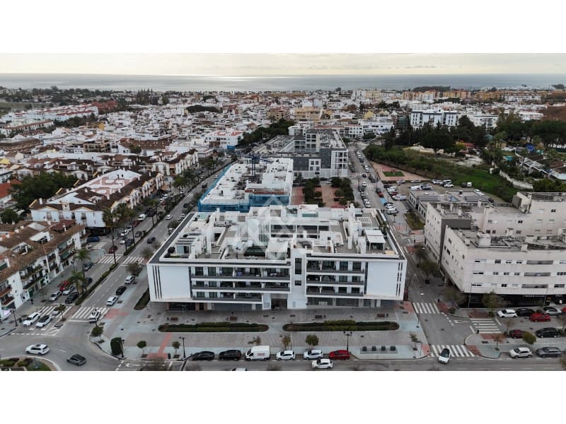 4 bedroom Penthouse for sale in San Pedro de Alcantara with garage - € 949,000 (Ref: 9491640)