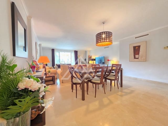 3 camera da letto Appartamento in vendita in Puerto de Sotogrande - La Marina, San Roque con piscina - 680.000 € (Rif: 9497573)