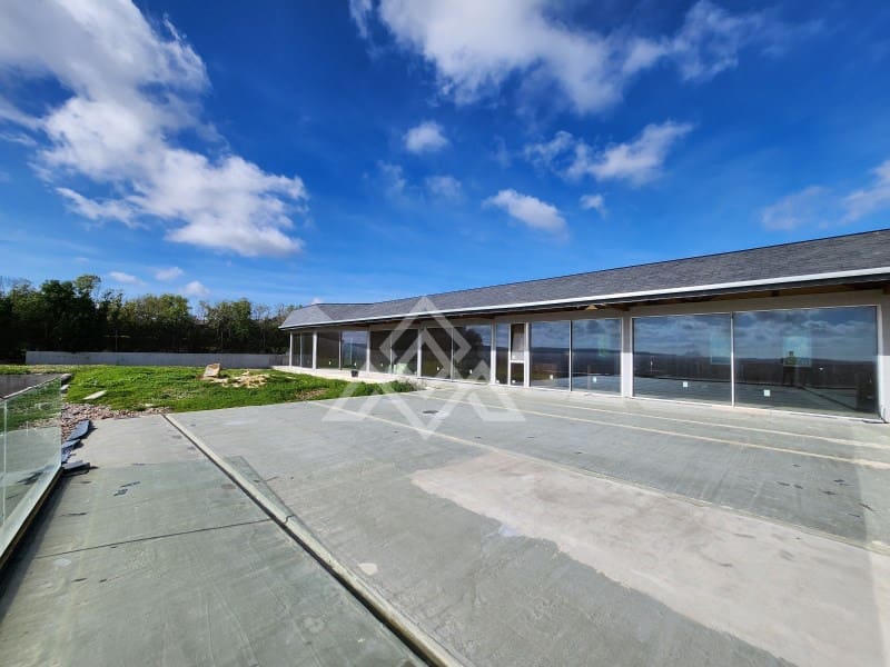 4 bedroom Villa for sale in Sotogrande with garage - € 5,800,000 (Ref: 9511266)