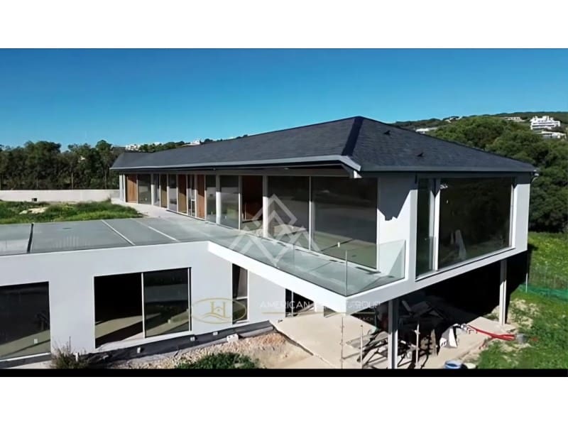 4 bedroom Villa for sale in Sotogrande with garage - € 5,800,000 (Ref: 9511266)