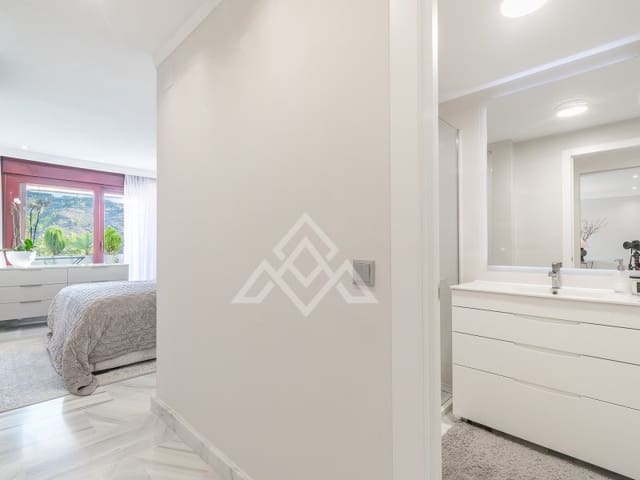 Apartamento de 1 habitación en Los Flamingos, Benahavís en venta con garaje - 269.000 € (Ref: 9534086)