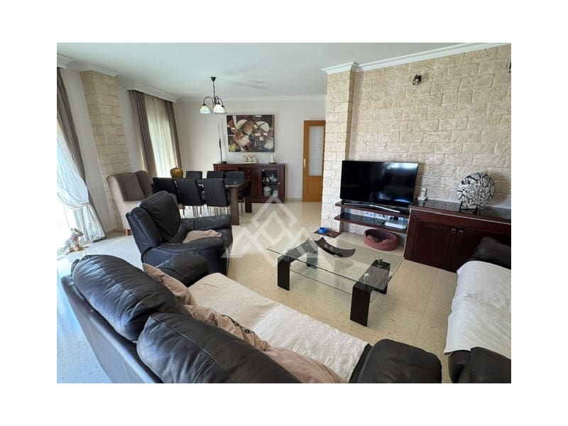 4 bedroom Penthouse for sale in Estepona with garage - € 790,000 (Ref: 9604911)