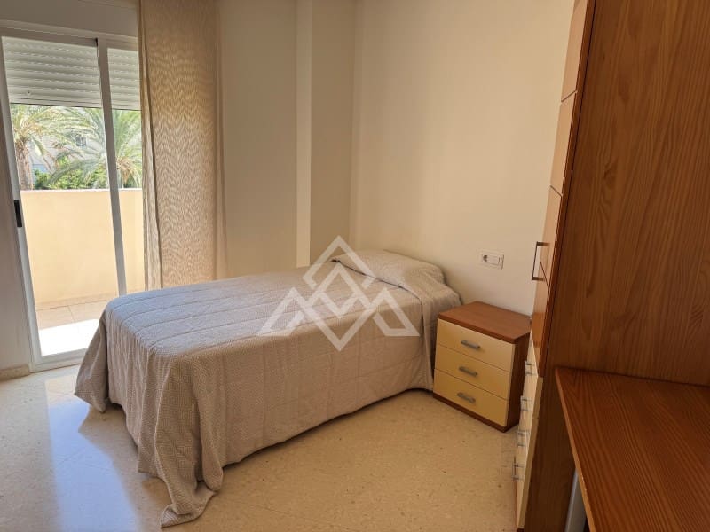 4 bedroom Penthouse for sale in Estepona with garage - € 790,000 (Ref: 9604911)