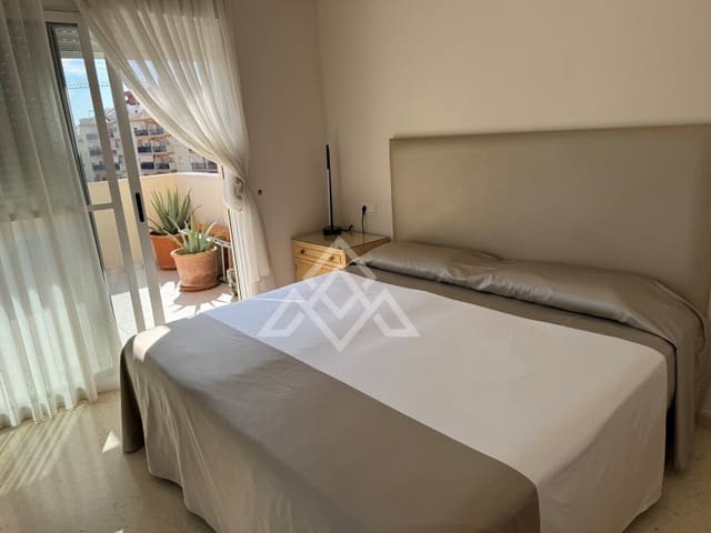 Ático de 4 habitaciones en Estepona en venta con garaje - 790.000 € (Ref: 9604911)