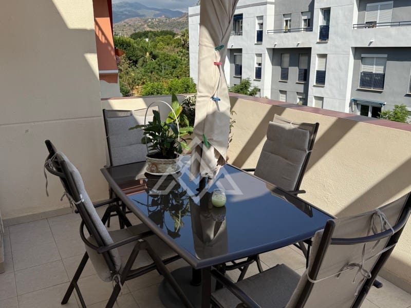 4 bedroom Penthouse for sale in Estepona with garage - € 790,000 (Ref: 9604911)